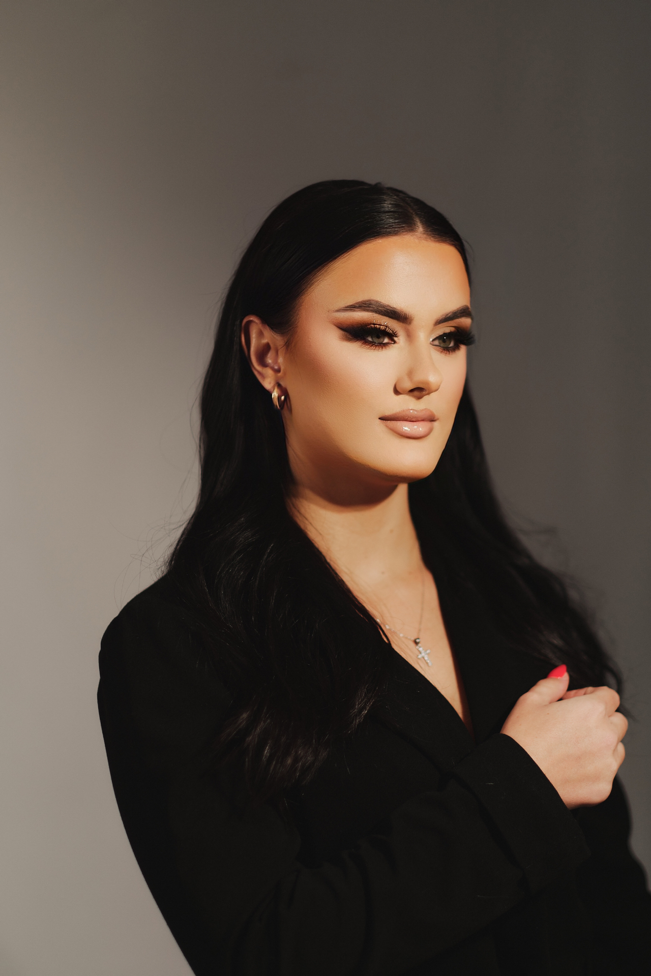 Portrait of makeup artist Chardé Maré